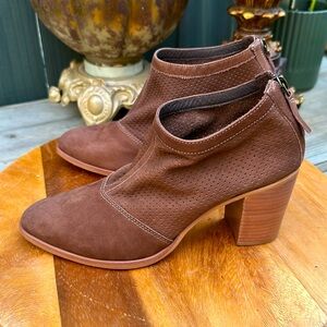 Chocolat Blu Perforated Leather Booties Boots brown Shoes size 39 or 8.5 Heeled